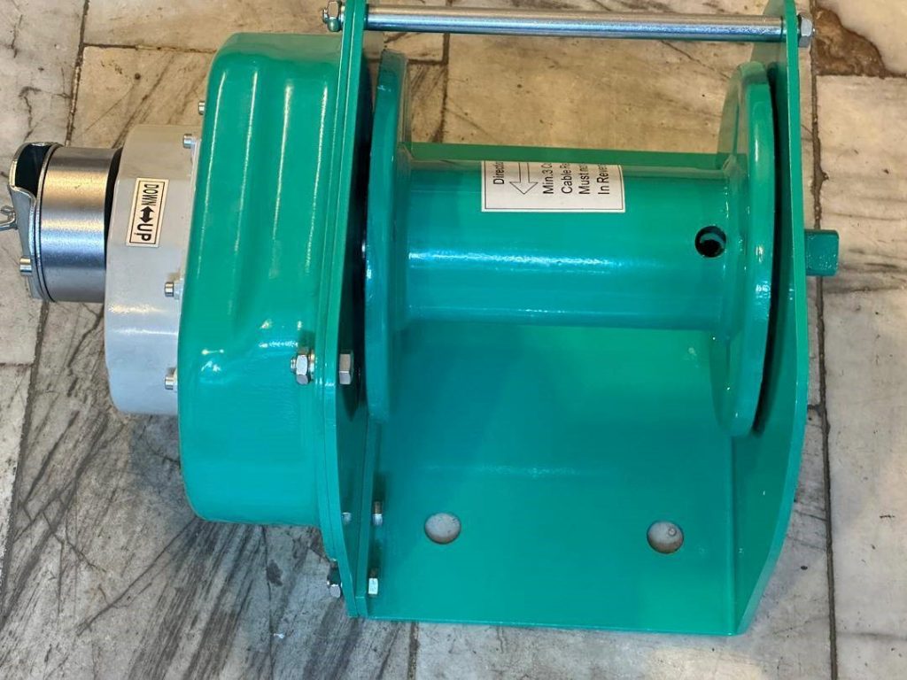 وینچ دستی ساده و وینچ کلاچ دار