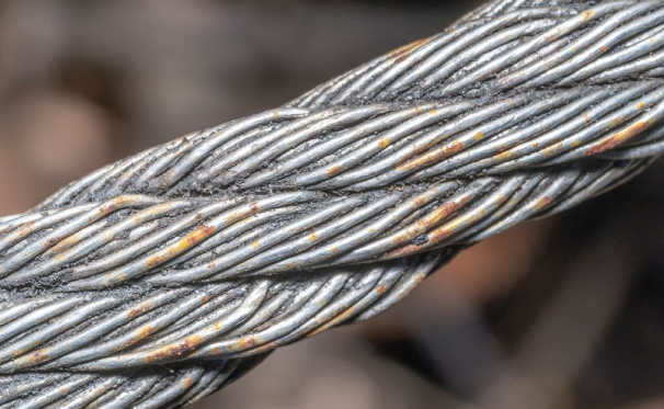 نگهداری و افزایش عمر مفید سیم بکسل، زنجیر و وینچ‌های صنعتی