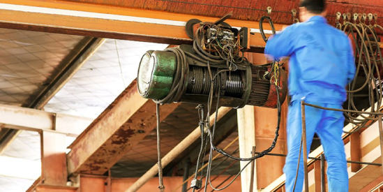 اشتباهات رایج در نگهداری بالابرها و جرثقیلها